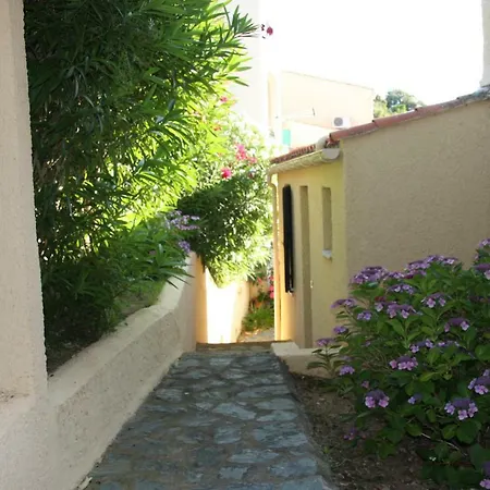 Locsera Apartment *